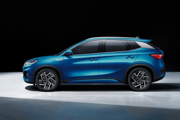 BYD ATTO 3 - slide 3