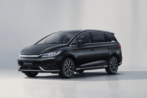 BYD M6 - slide 1