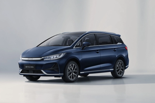 BYD M6 - slide 2