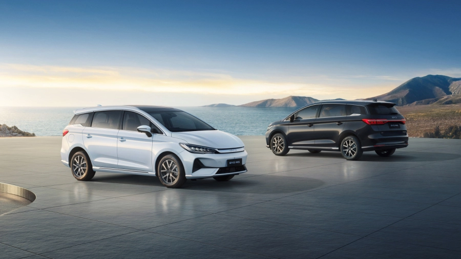 BYD M6 - 1